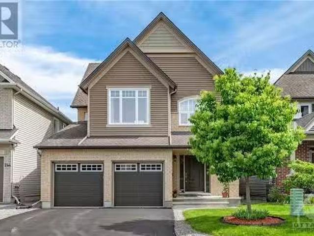 246 Gracewood Crescent, Ottawa, ON, K1T 0J1 house for sale.