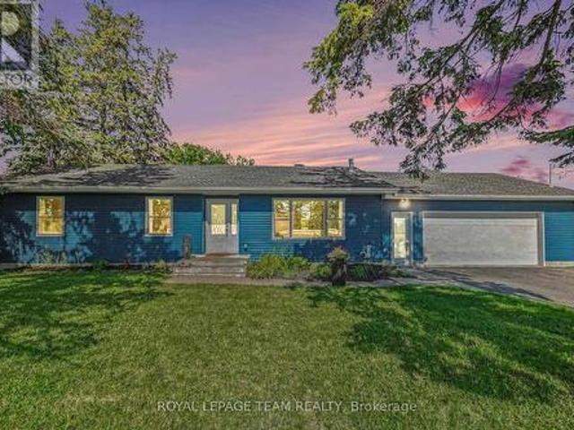 2477 Merivale Road, Ottawa, ON, K2C 3H1 house for sale | Listing ID X13632 | Royal LePage