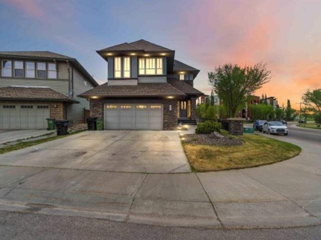 247 Ambleside Drive, Edmonton, AB, T6W 0H3 house for sale | Listing ID E4490 | Royal LePage