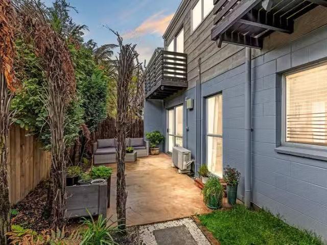 2/47 Trafalgar Street, St Albans, NZ 8014 Unit for Sale