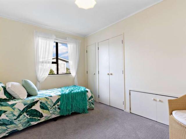 2/47 Uxbridge Road, Howick East, Manukau City