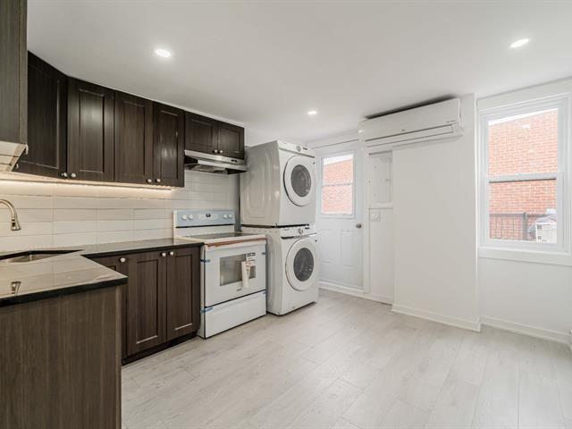 2485 Rue La Fontaine