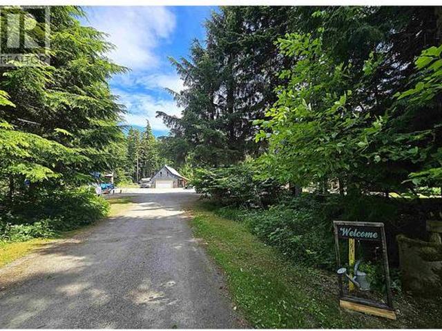 2490 Kreston Street, Terrace, BC, V8G 0G2 house for sale | Listing ID R3140 | Royal LePage