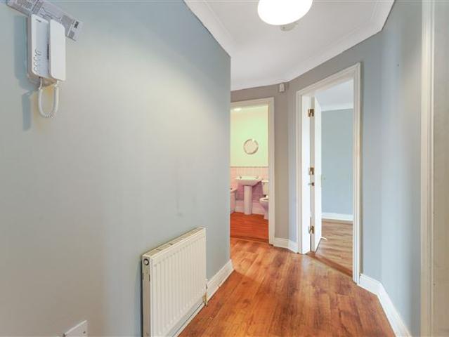 249,000 | Apartment 64, Block C2, Geraldstown Woods, Santry, Dublin 9 Ray Cooke Auctioneers Finglas 4963 MyHome. Ie Residential