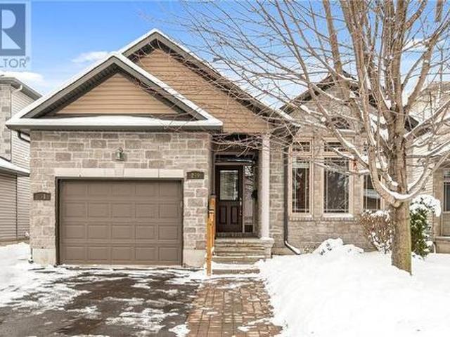 249 251 Topaze Crescent, Rockland, ON, K4K 0E7 house for sal.