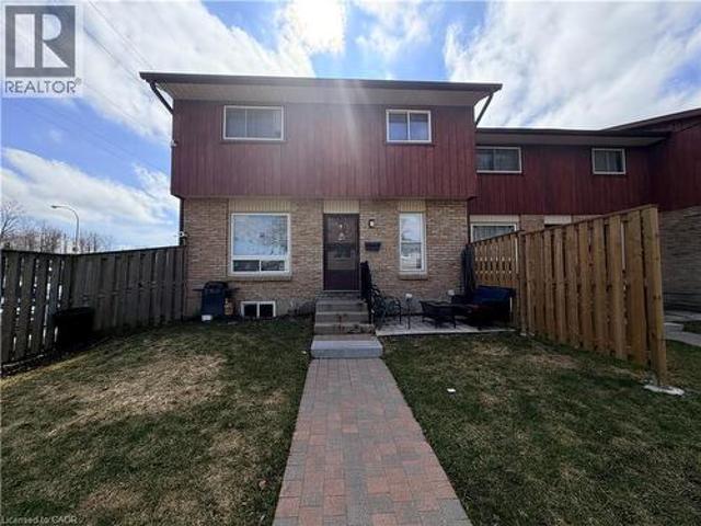 249 Cedarbrae Avenue Unit# 1, Waterloo, ON, N2L 4S8 townhouse for sale | Listing ID 40847 | Royal LePage