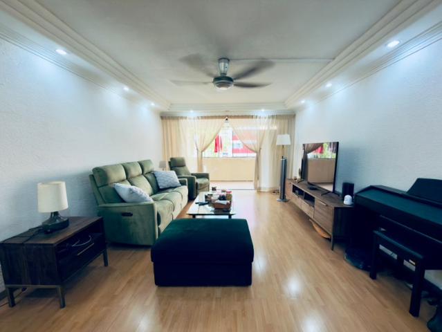 249 Hougang Avenue 3 HDB Apartment For Sale, $650,000, 3 Bed 2 Bath 1,302 sqft $499.00 psf