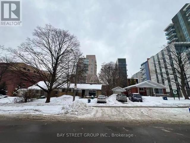 249 Sunview Street, Waterloo, ON, N2L 3V8 house for sale | Listing ID X12781 | Royal LePage