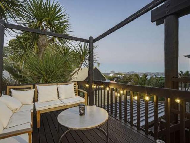 2/49 Roseberry Avenue, Birkenhead, North Shore City