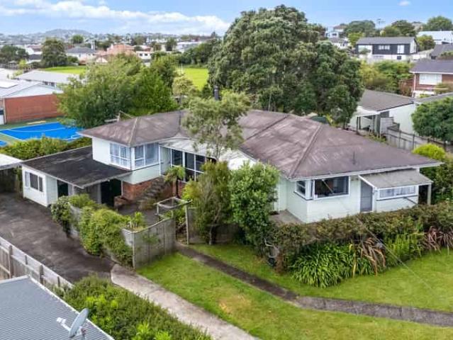 24 Tania Place, Blockhouse Bay, Auckland City