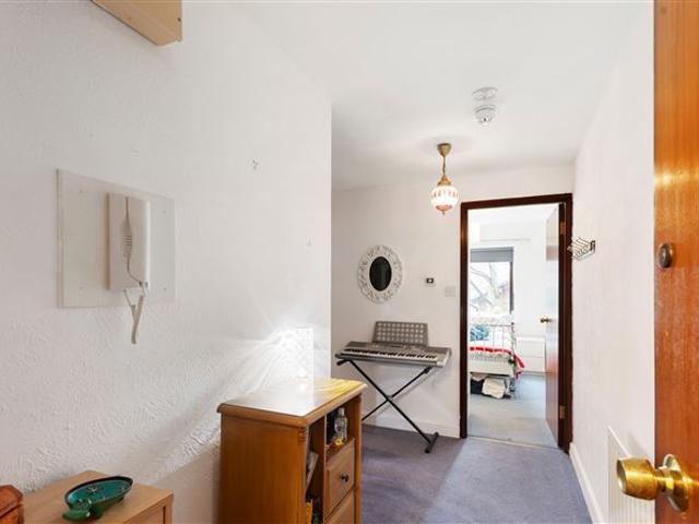 24 The Sycamores, Stradbrook Hill, Blackrock, County Dublin Lynam Auctioneers & Estate Agents 4770 MyHome. Ie Residential