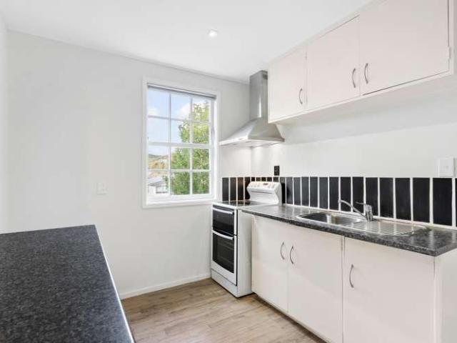 24 Thurleigh Grove, Karori, Wellington City