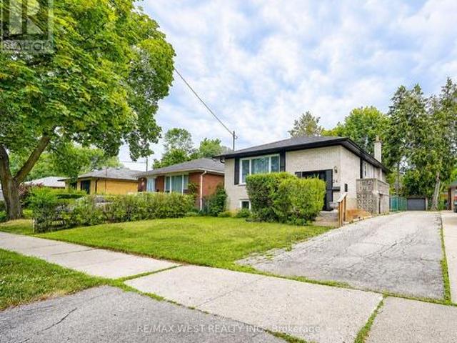 24 Waxham Road, Toronto, ON, M9W 3L3 house for sale | Listing ID W13533 | Royal LePage