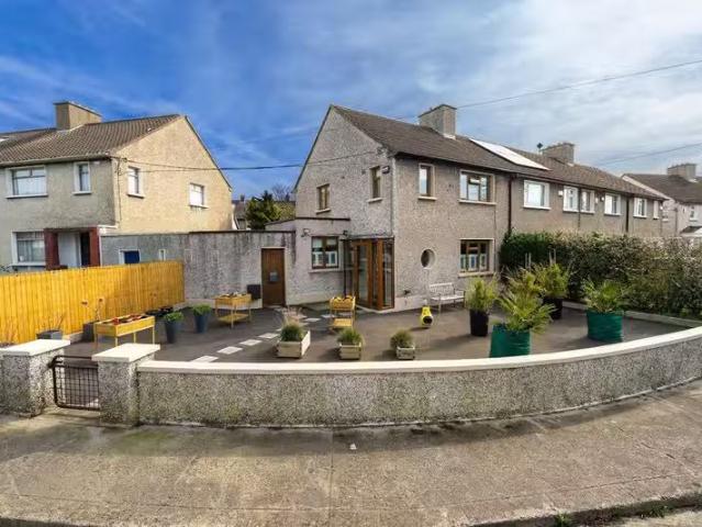 24 Annadale Crescent, Drumcondra, Dublin 9, D09X9V3 is for sale