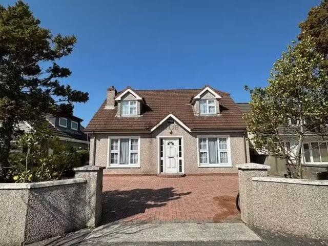 24 Blackrock, Monavalley, Tralee, Co. Kerry is for rent