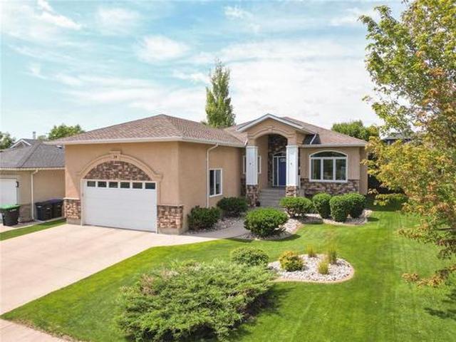 24 Brookwood Drive, Brandon, MB, R7B 4E8 house for sale | Listing ID 202620 | Royal LePage