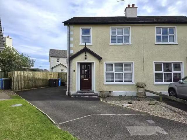 24 Bush Crescent