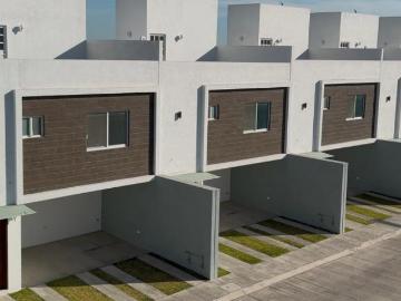 24 CASAS EN VENTA FRACCIONAMIENTO. LOS ALCATRACES SOBRE PERIFERICO A LA ALTURA DEL PEDREGAL PUEBLA