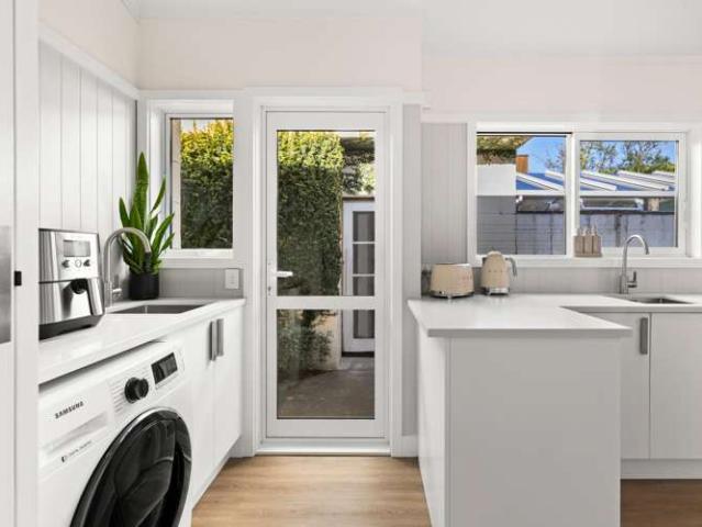 2/24 Charles Street, Westshore, Napier City