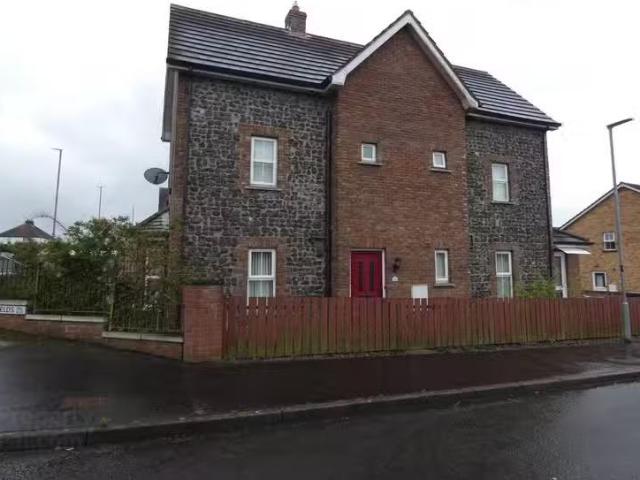 24 Churchfields