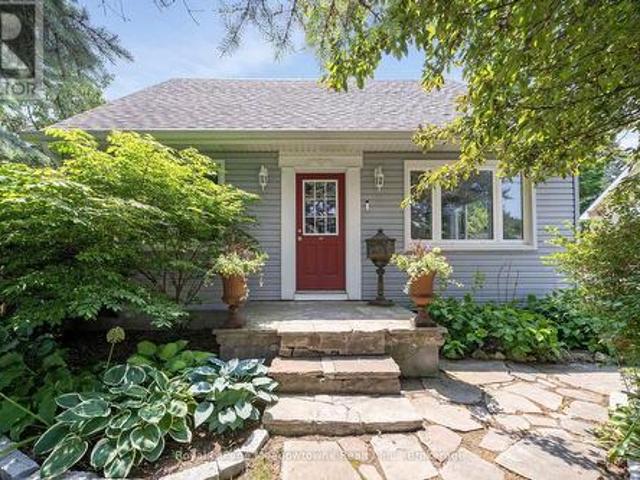 24 Delrex Boulevard, Halton Hills Georgetown, ON, L7G 3X7 house for sale | Listing ID W12220 | Royal LePage