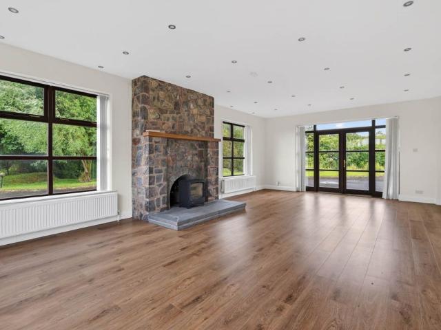 24 Edentrillick Road, HILLSBOROUGH, BT26 6PG