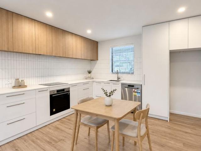 2/4 Emmett Street, Shirley, Christchurch City
