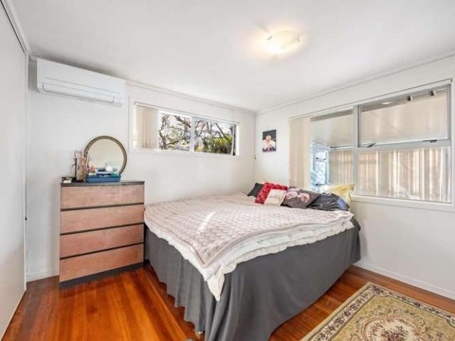 24 Fordham Street, Beach Haven, North Shore City