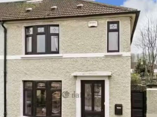 24 Galtymore Drive, Drimnagh, Dublin 12 is for rent