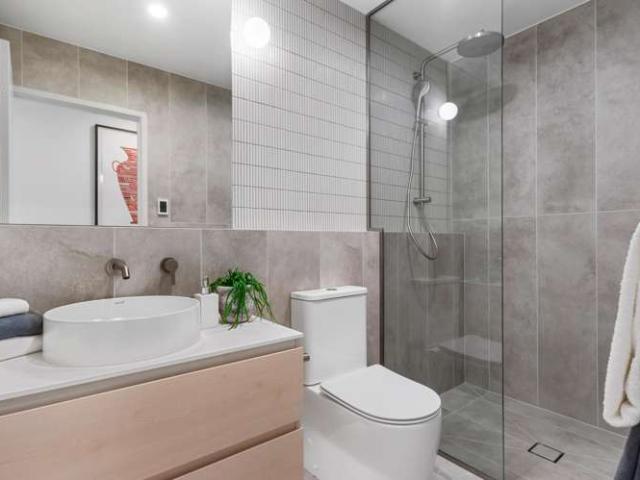 2/4 Madeira Lane, Grafton, Auckland City