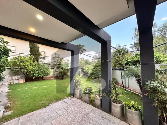 24 Marla Corner Triple Storey House