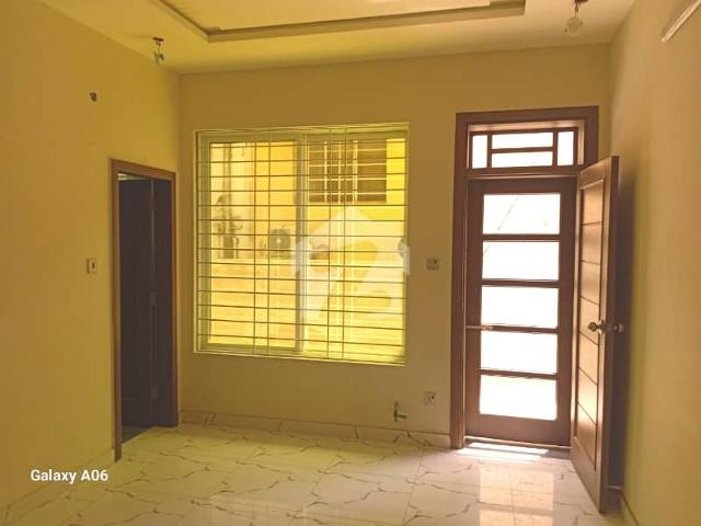 24 Marla Double Storey House I 8/3 Near Kachnar Park For Sale