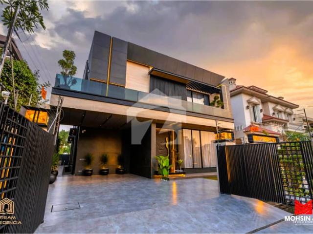 24 Marla Owner Build Solid House For Sale At Super Hot Location Near Raya Fairways Golf Course 5 Star Luxury Hotels