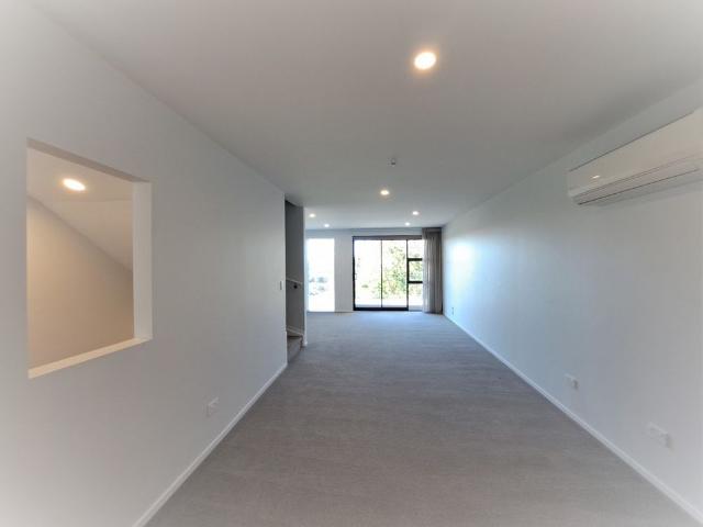 24 Memorial Park Lane, Hobsonville