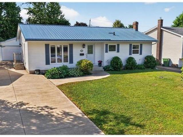24 Olympic Cres, Moncton, NB, E1E 4B7 house for sale | Listing ID NB144020 | Royal LePage