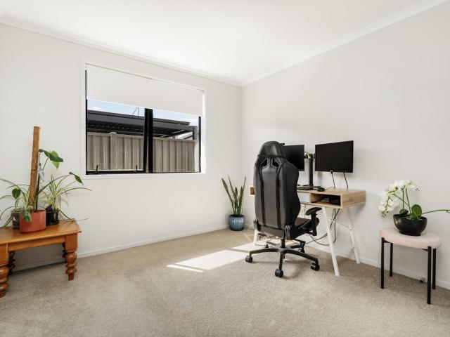 24 Raynor Crescent, Pyes Pa Tremains Real Estate Ltd