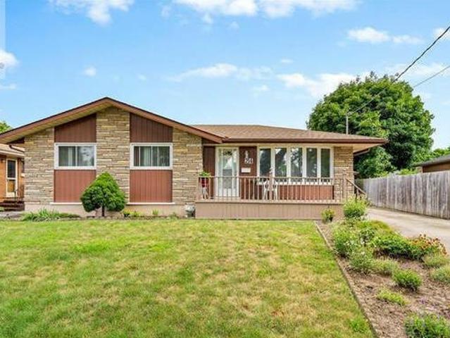 24 REGENT Drive St Catharines Ontario