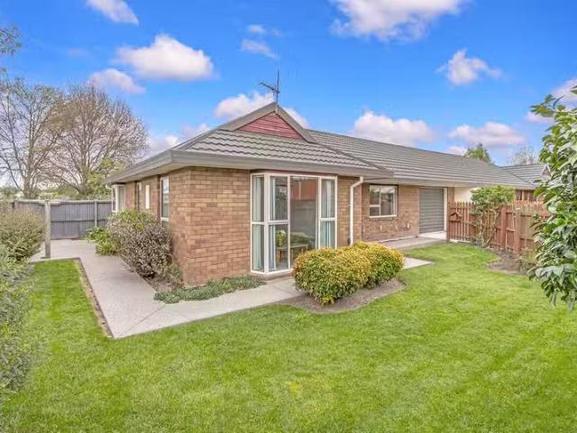 2/4 Rima Lane, Hoon Hay, NZ 8025 House for Sale