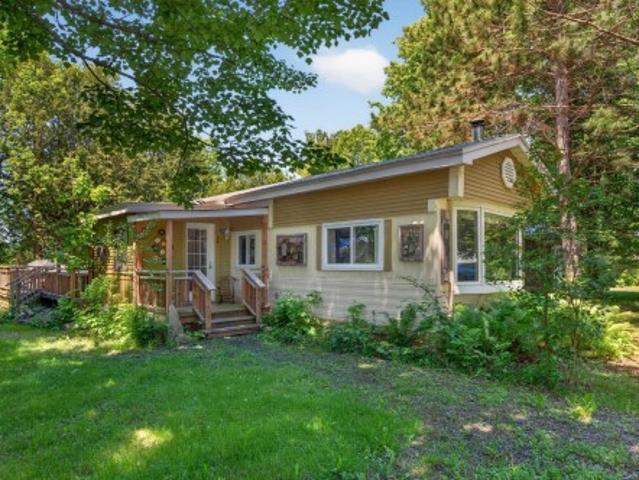 24 Rue Grenier, Sutton, QC, J0E 2K0 house for sale | Listing ID 24217 | Royal LePage