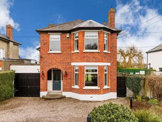 24 Seafield Avenue, Clontarf, Dublin 3, D03YC66 is for sale