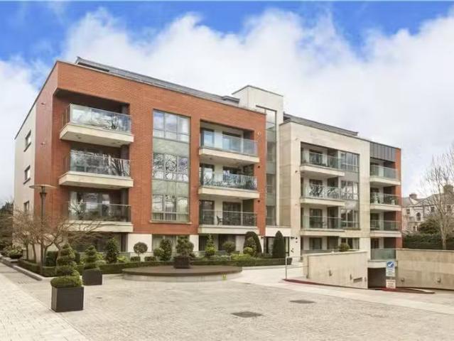 24 Shrewsbury Square Sandymount Avenue Ballsbridge Dublin 4, B.