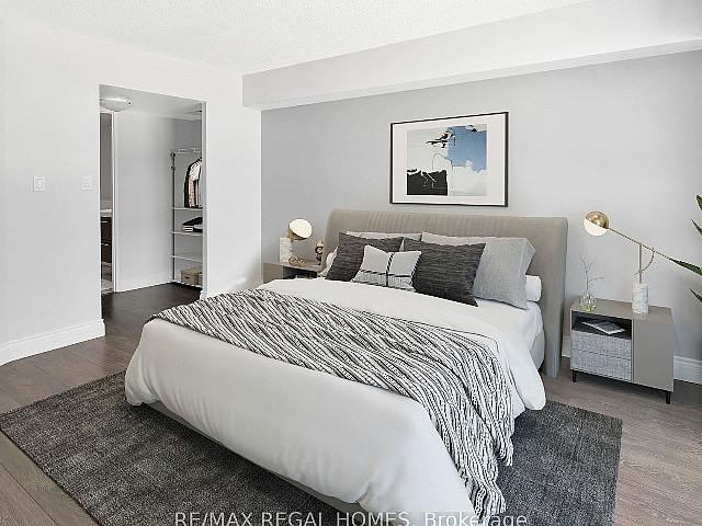 24 Southport St Enjoy The Quiet, Lifestyle At South Kingsway!