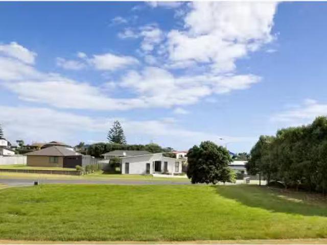 24 Sunset Drive, Baylys Beach, Kaipara