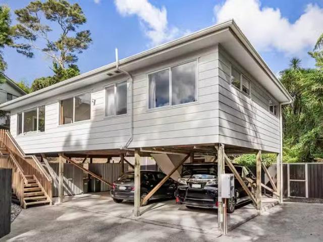 24A Contessa Drive, Glenfield, North Shore City For Sale
