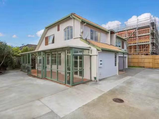 2/4A Bracken Avenue, Takapuna, North Shore City For Sale