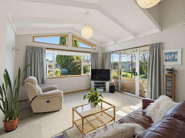 24a Upham Crescent, Taradale, Napier City