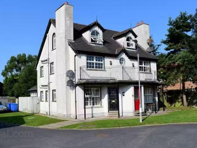 24d Cairndore Walk