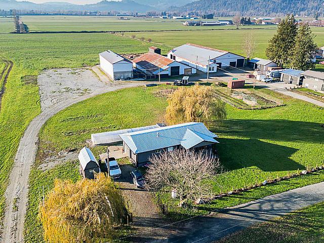 #24fg 5.24± Acres With Two Homes And Multiple Barns