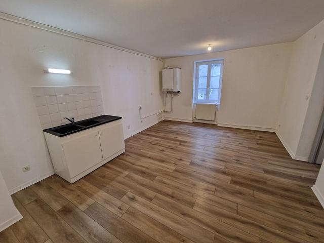 24JG1080 T4 DUPLEX 2C OYONNAX EAU FROIDE dans les charges