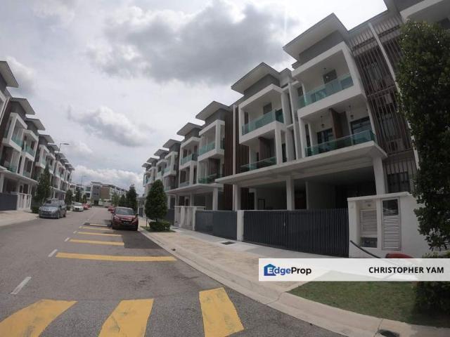 24x85 3 Storey Superlink House, Poolvillas, Reflexion Puchong, Taman Nusaputra Puchong, Near Cyberjaya
